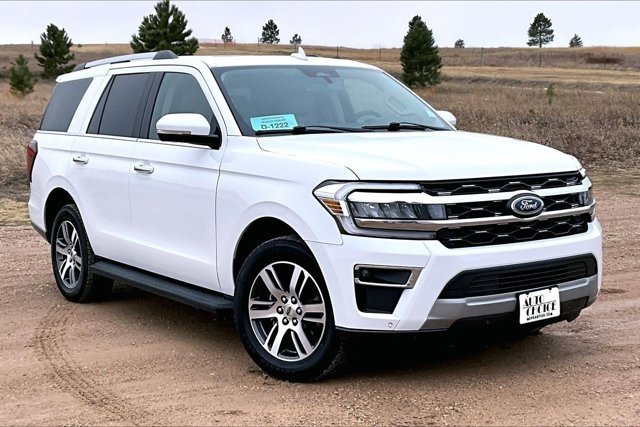 Used 2024 Ford Expedition Limited AWD/4WD image 3