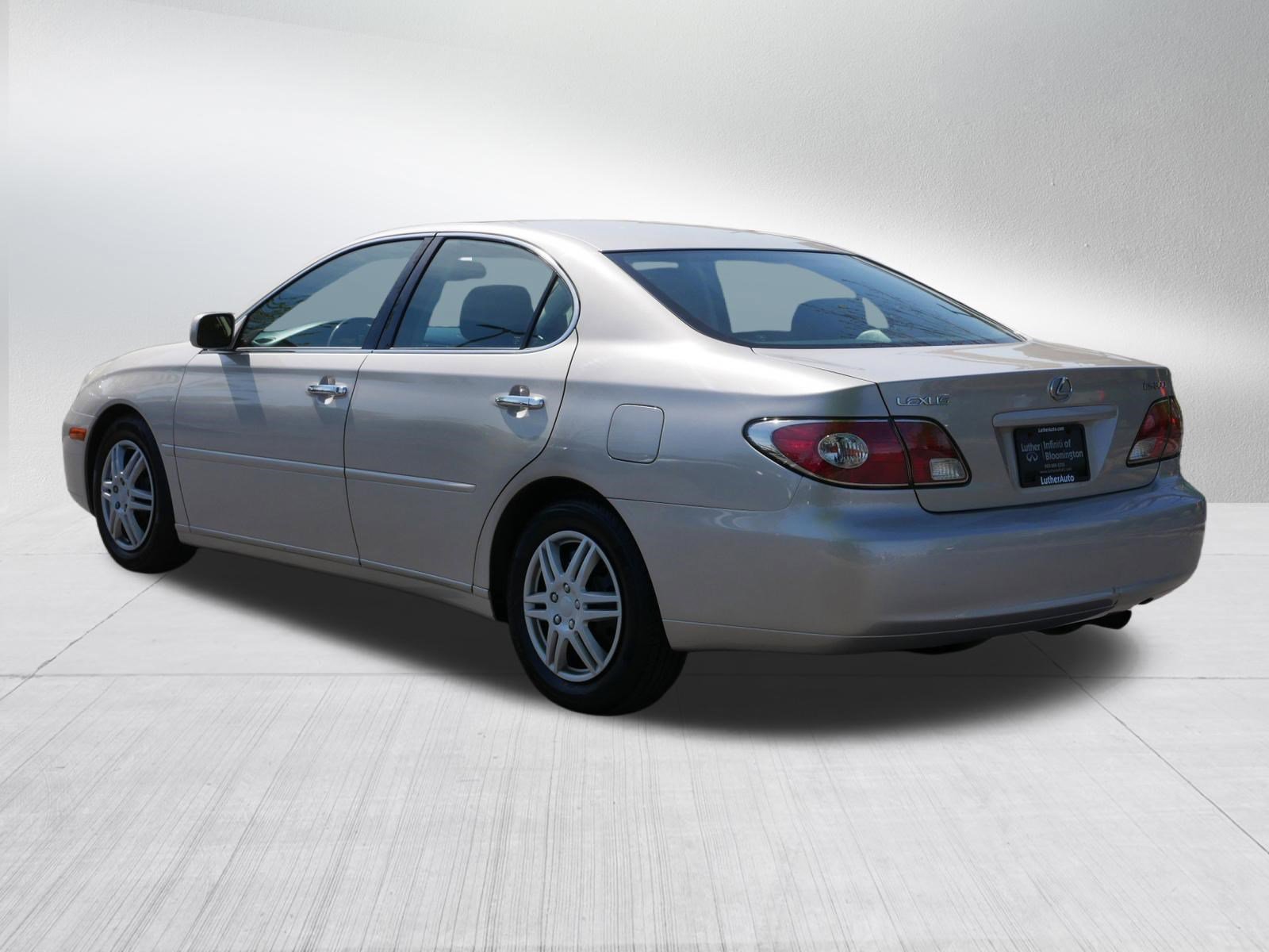 Used 2002 Lexus ES 330 FWD image 5