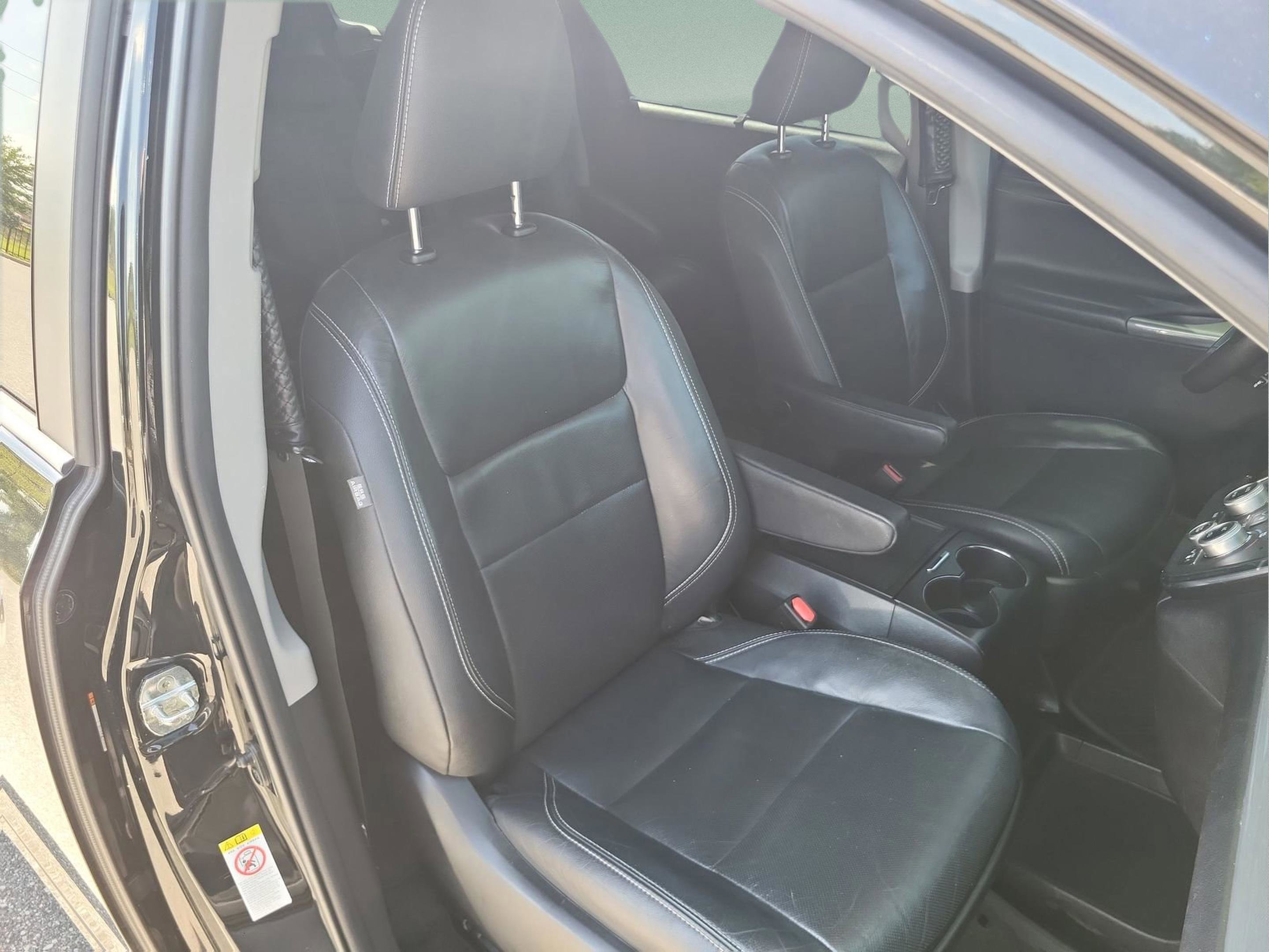 Used 2018 Toyota Sienna SE FWD image 19