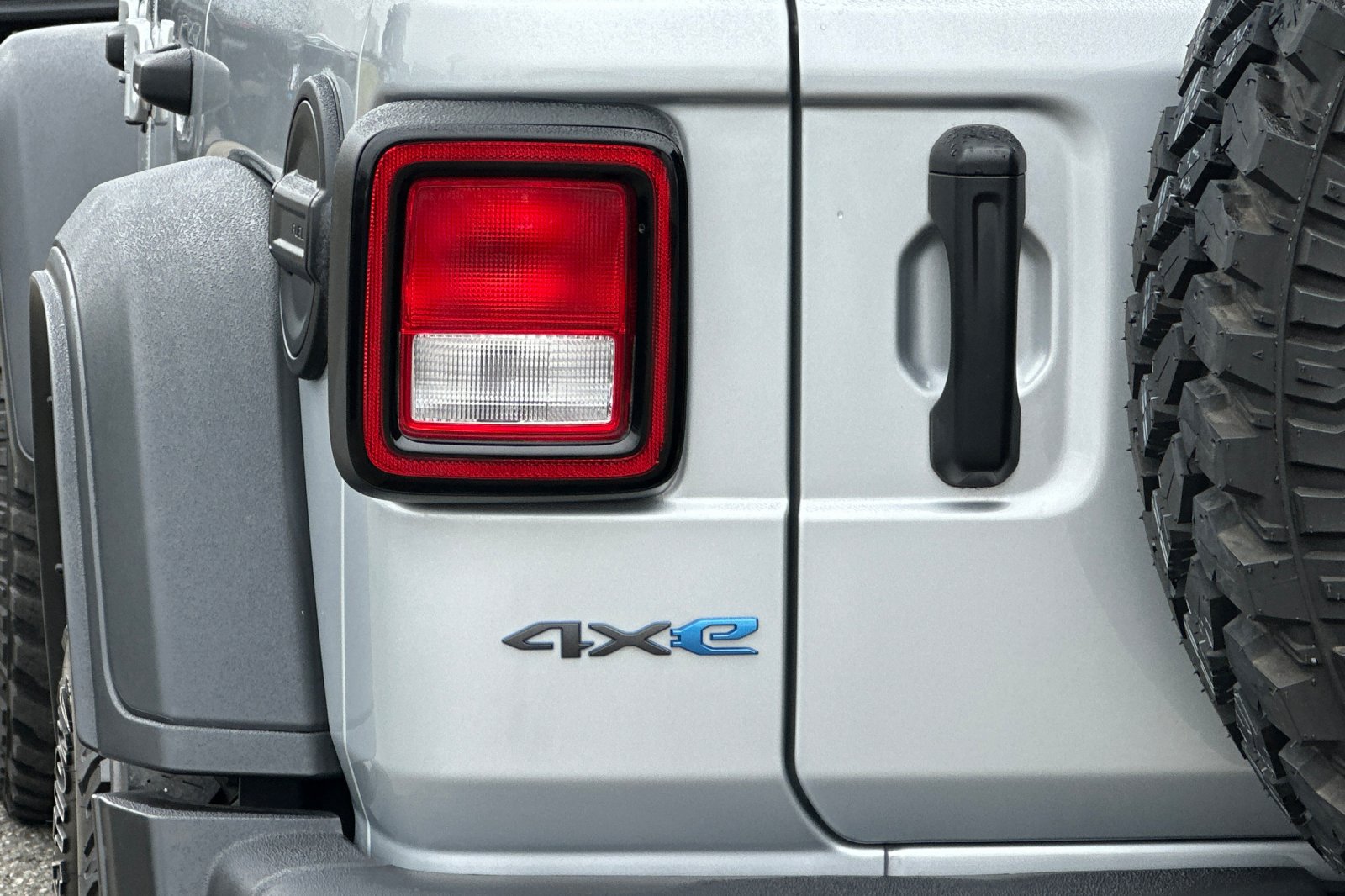 Used 2023 Jeep Wrangler Unlimited AWD/4WD image 25