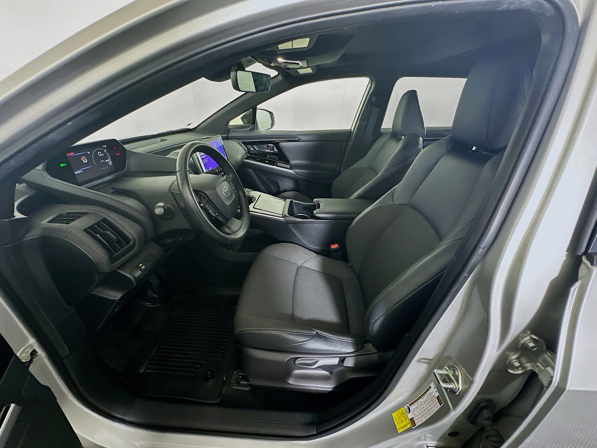 Used 2023 Toyota bZ4X XLE AWD/4WD image 13