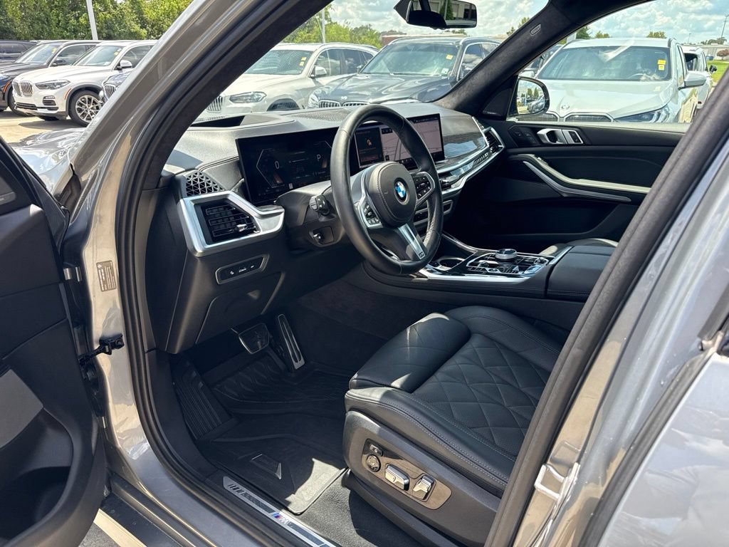 Certified 2025 BMW X7 xDrive40i w/ Executive Package AWD/4WD image 12