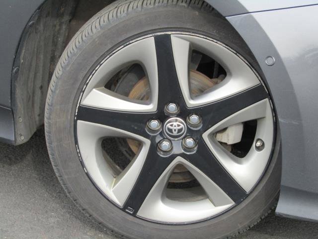 Used 2021 Toyota Prius XLE image 5