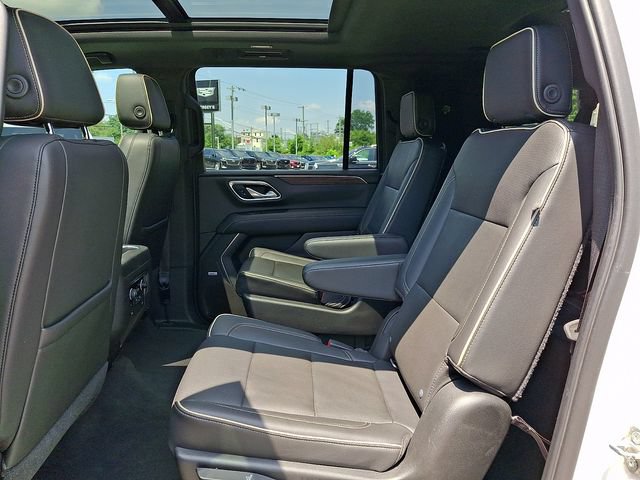 Used 2021 Chevrolet Suburban Premier AWD/4WD image 12