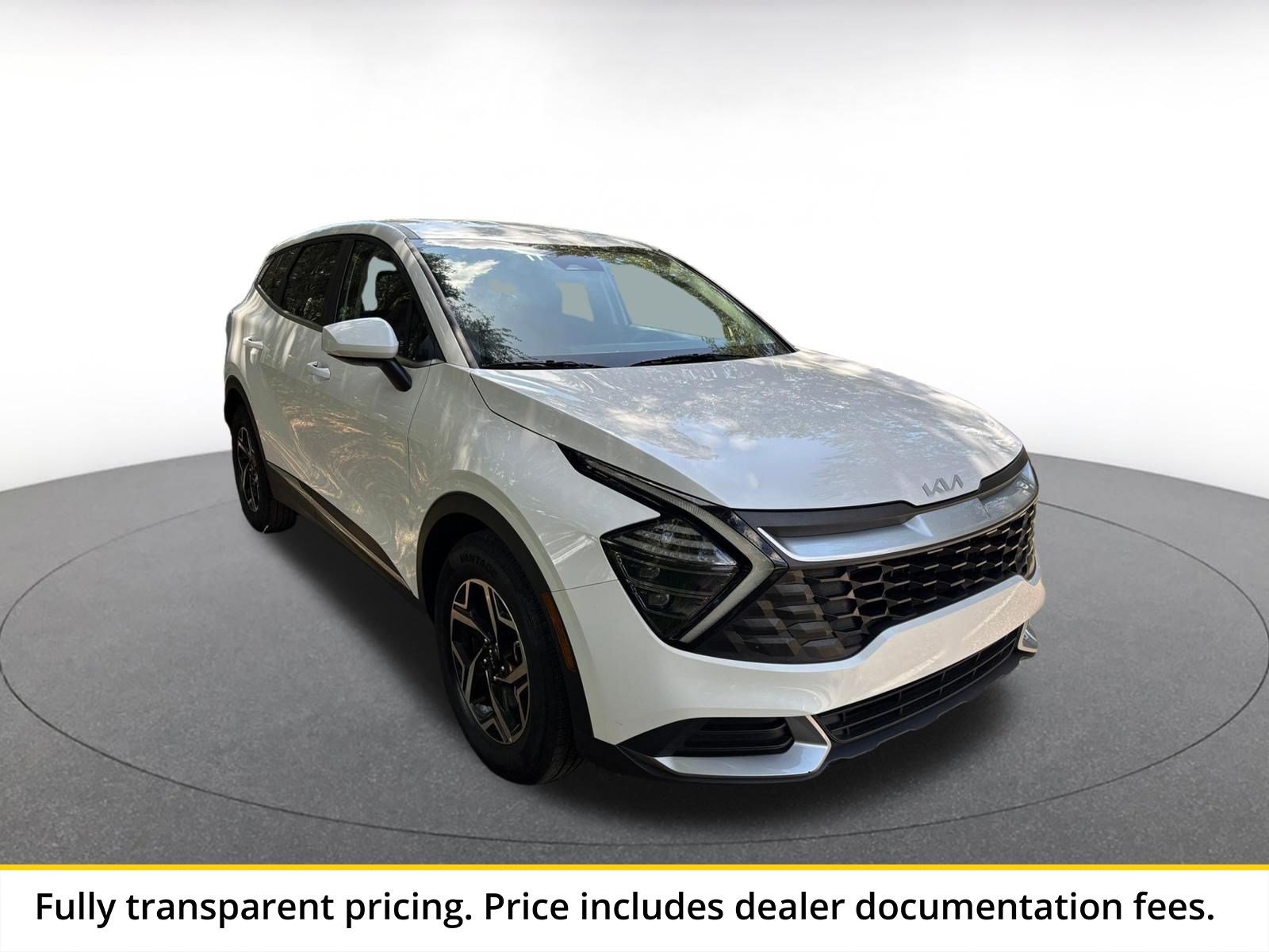 Used 2025 Kia Sportage LX FWD image 1