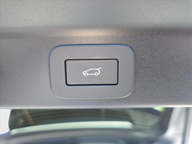 New 2026 Jaguar F-PACE R-Dynamic S image 10