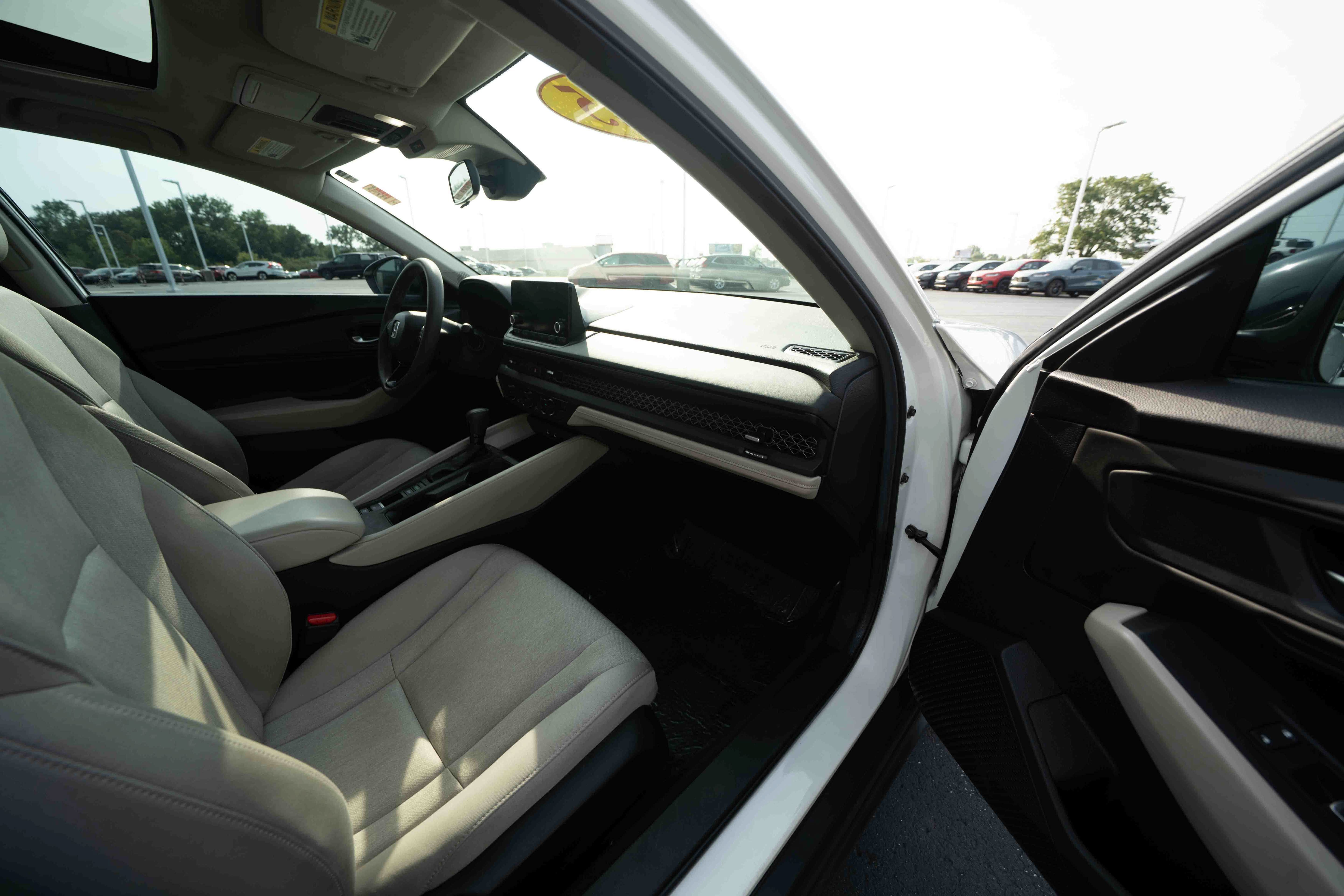 Used 2025 Honda Accord SE image 25