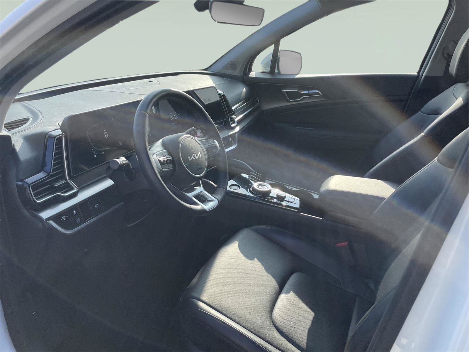 Used 2023 Kia Sportage EX AWD/4WD image 11