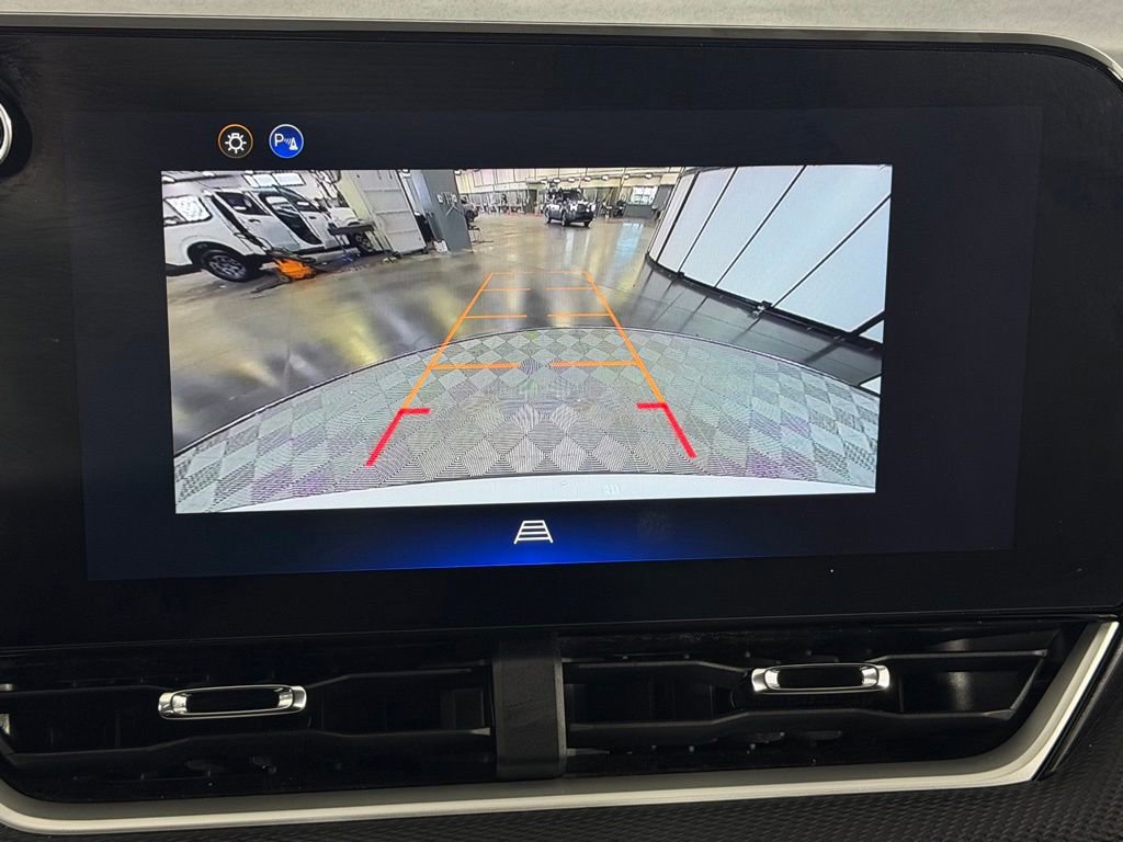 Used 2026 Chevrolet Equinox LT AWD/4WD image 19