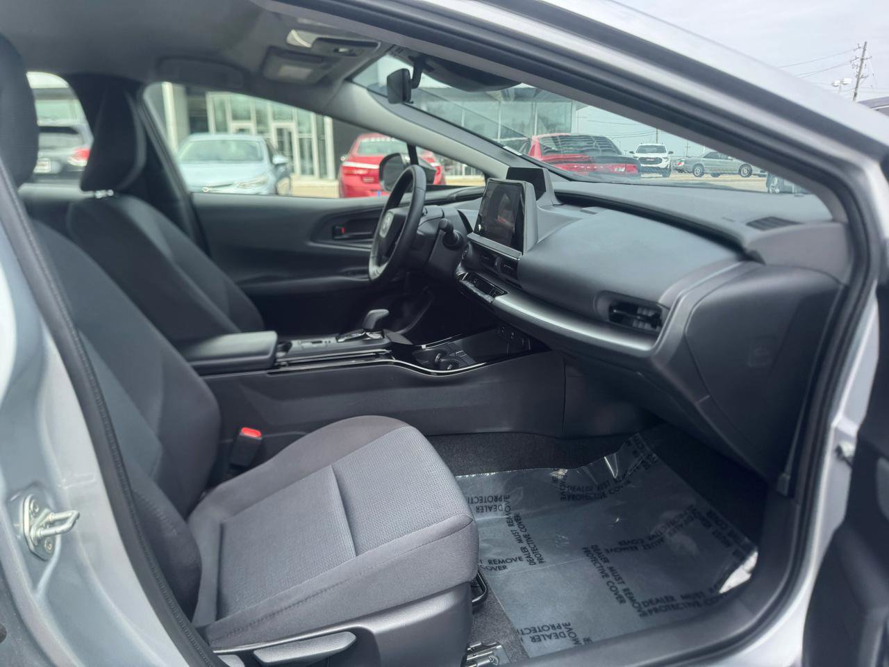 Used 2025 Toyota Prius LE image 25