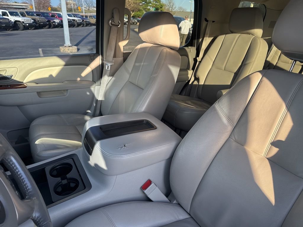 Used 2013 Chevrolet Tahoe LT w/ Luxury Package image 8