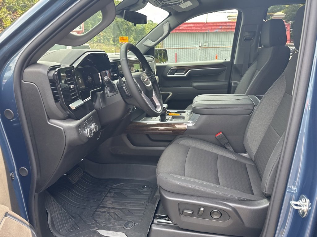 New 2026 GMC Sierra 1500 Elevation image 8
