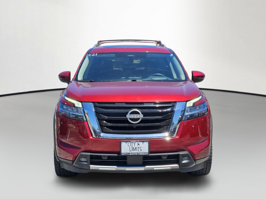 Used 2023 Nissan Pathfinder Platinum w/ Lighting Package (N92) AWD/4WD image 2