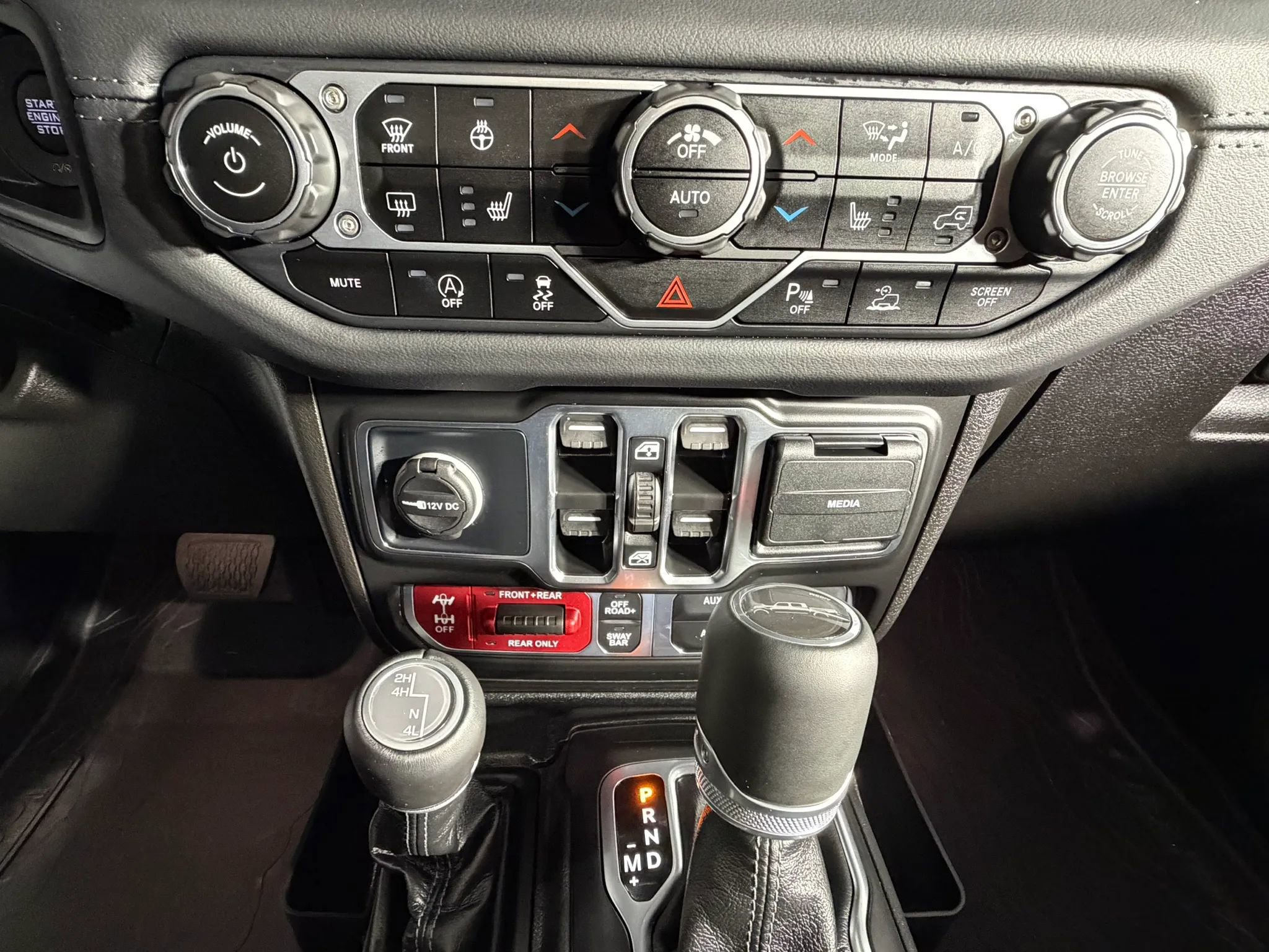 Used 2025 Jeep Gladiator Rubicon w/ Safety Group AWD/4WD image 25