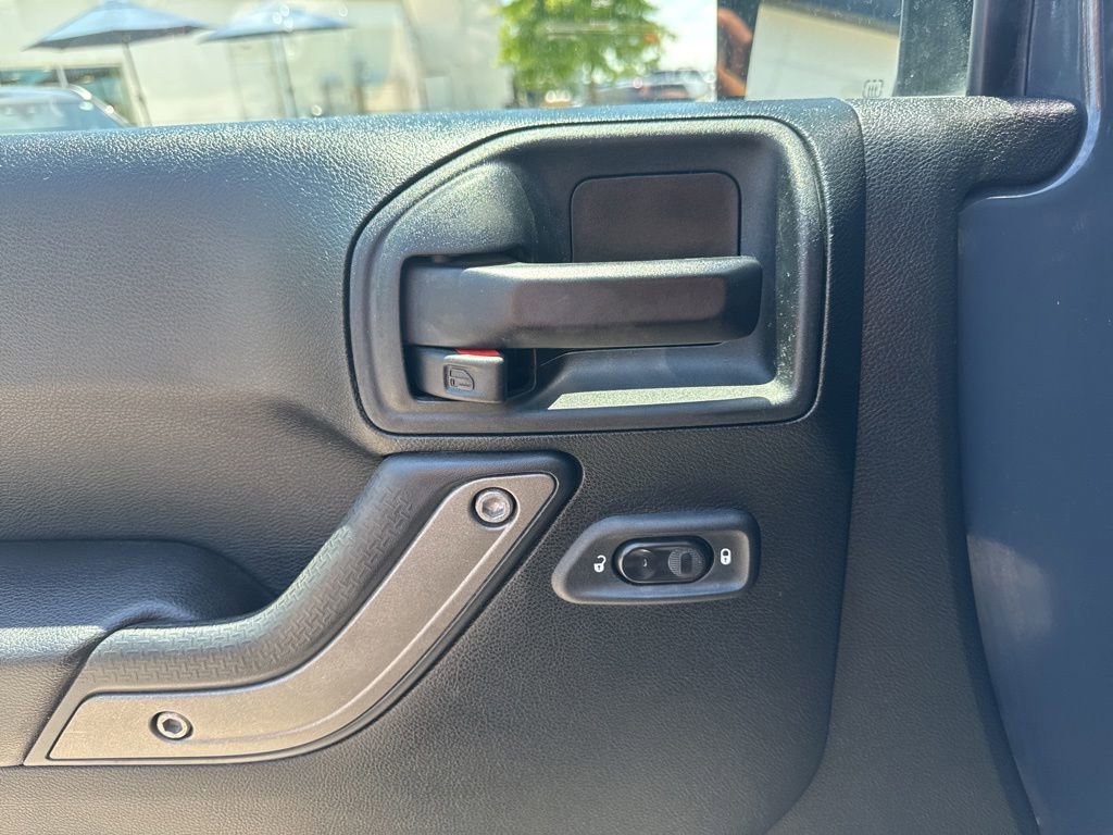 Used 2017 Jeep Wrangler Sport AWD/4WD image 11