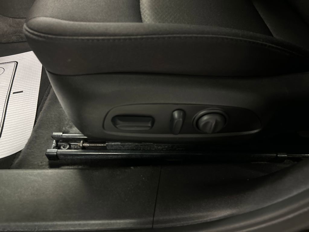 Used 2024 Chevrolet Malibu LT image 12