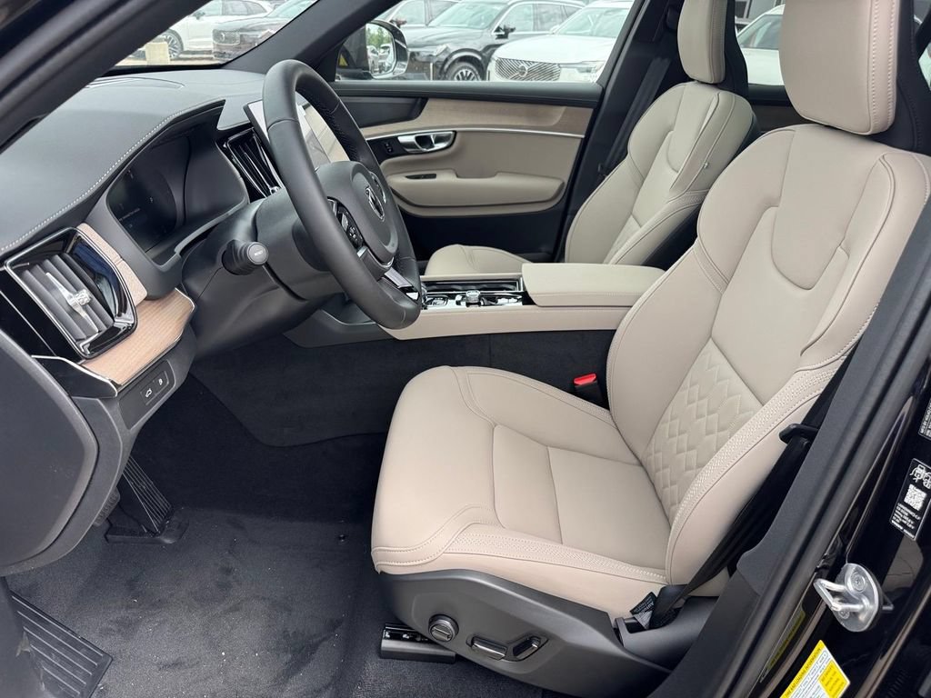 New 2026 Volvo XC90 T8 Plus w/ Protection Package Premier AWD/4WD image 8