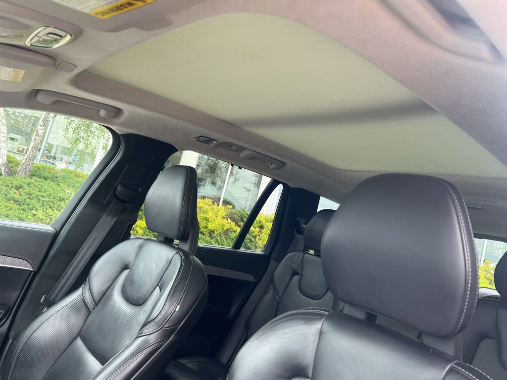 Used 2022 Volvo XC90 T6 Inscription w/ Lounge Package image 16