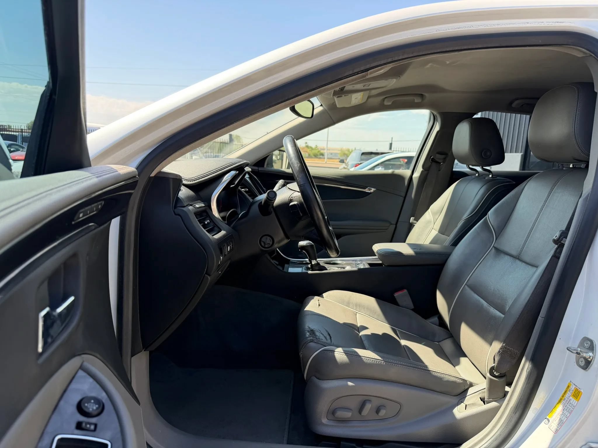 Used 2015 Chevrolet Impala LTZ FWD image 18