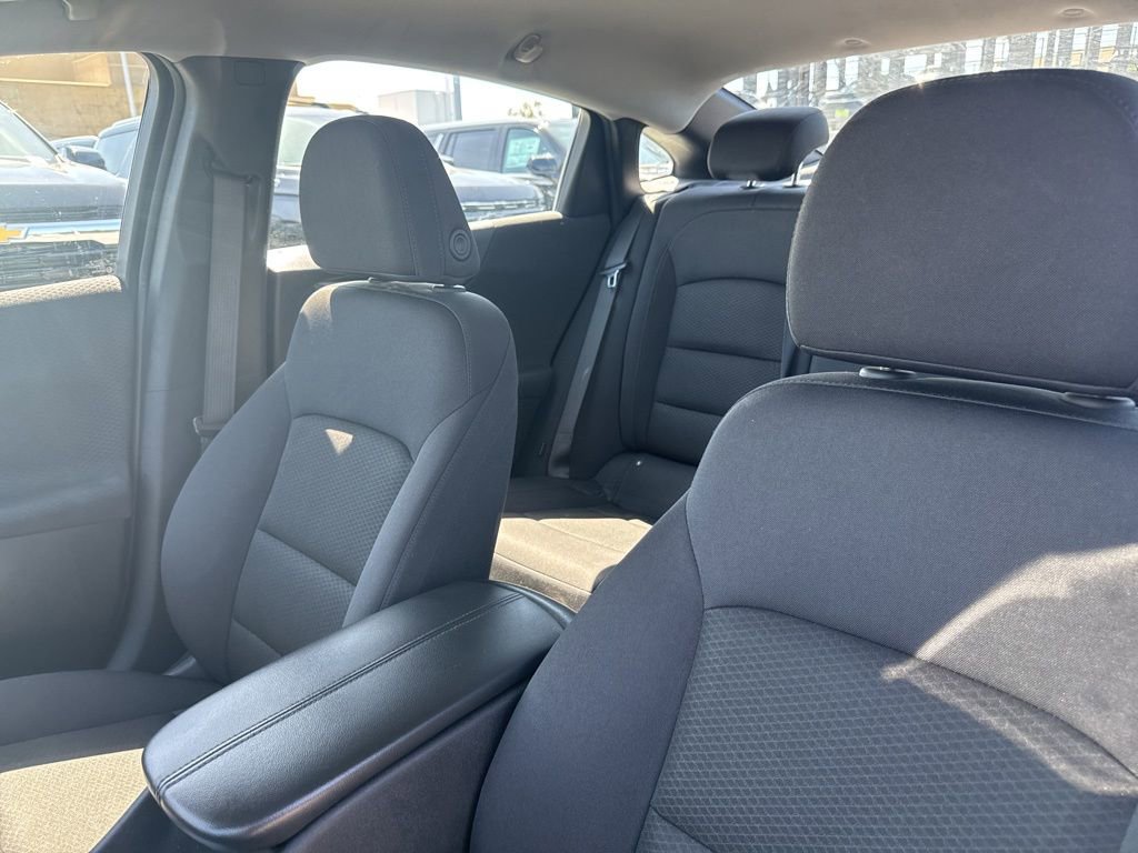 Used 2025 Chevrolet Malibu LT FWD image 8