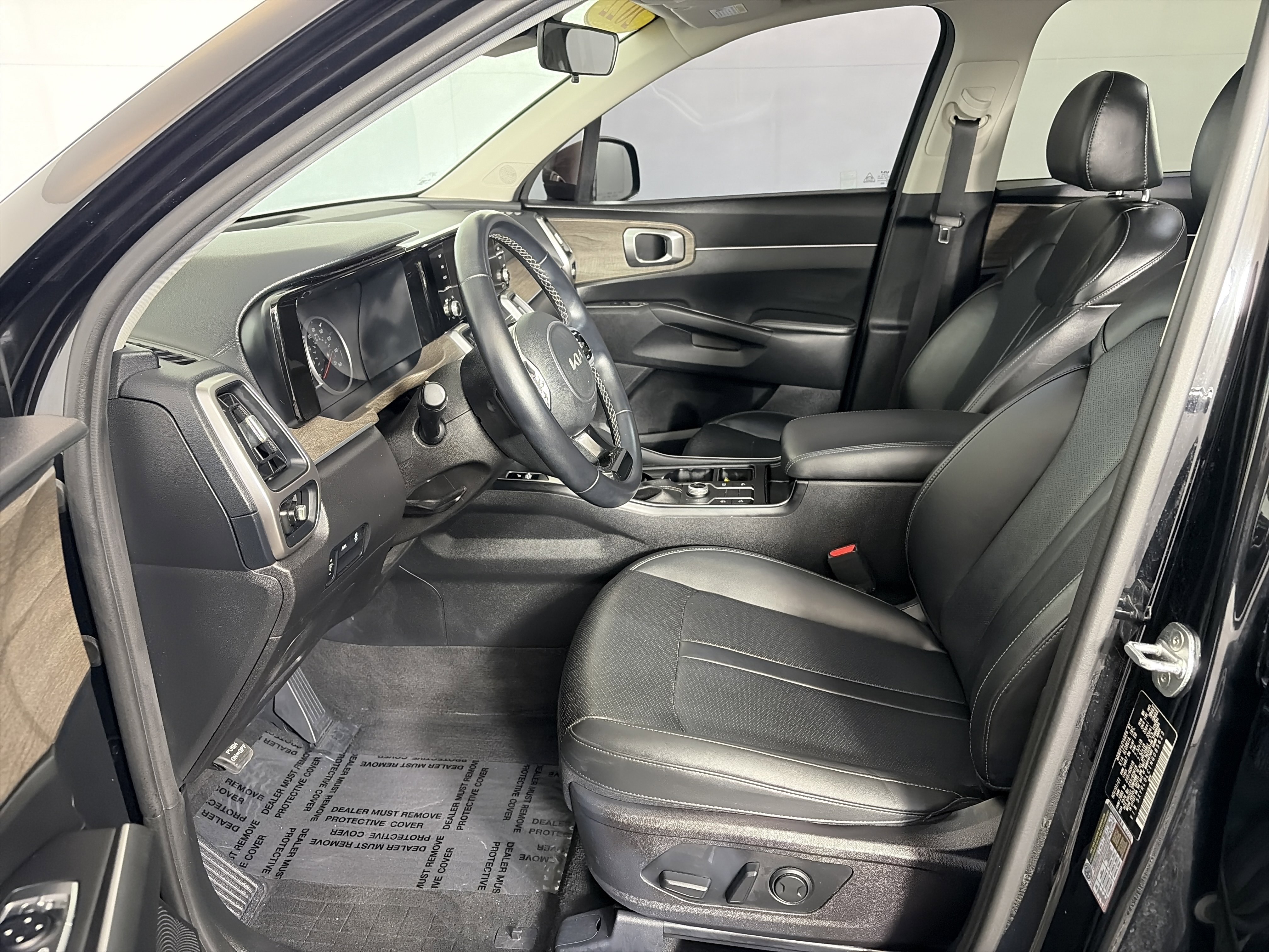 Certified 2022 Kia Sorento S w/ Panoramic Sunroof Package image 6