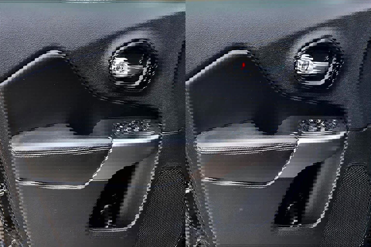 Used 2019 Jeep Cherokee Limited image 21