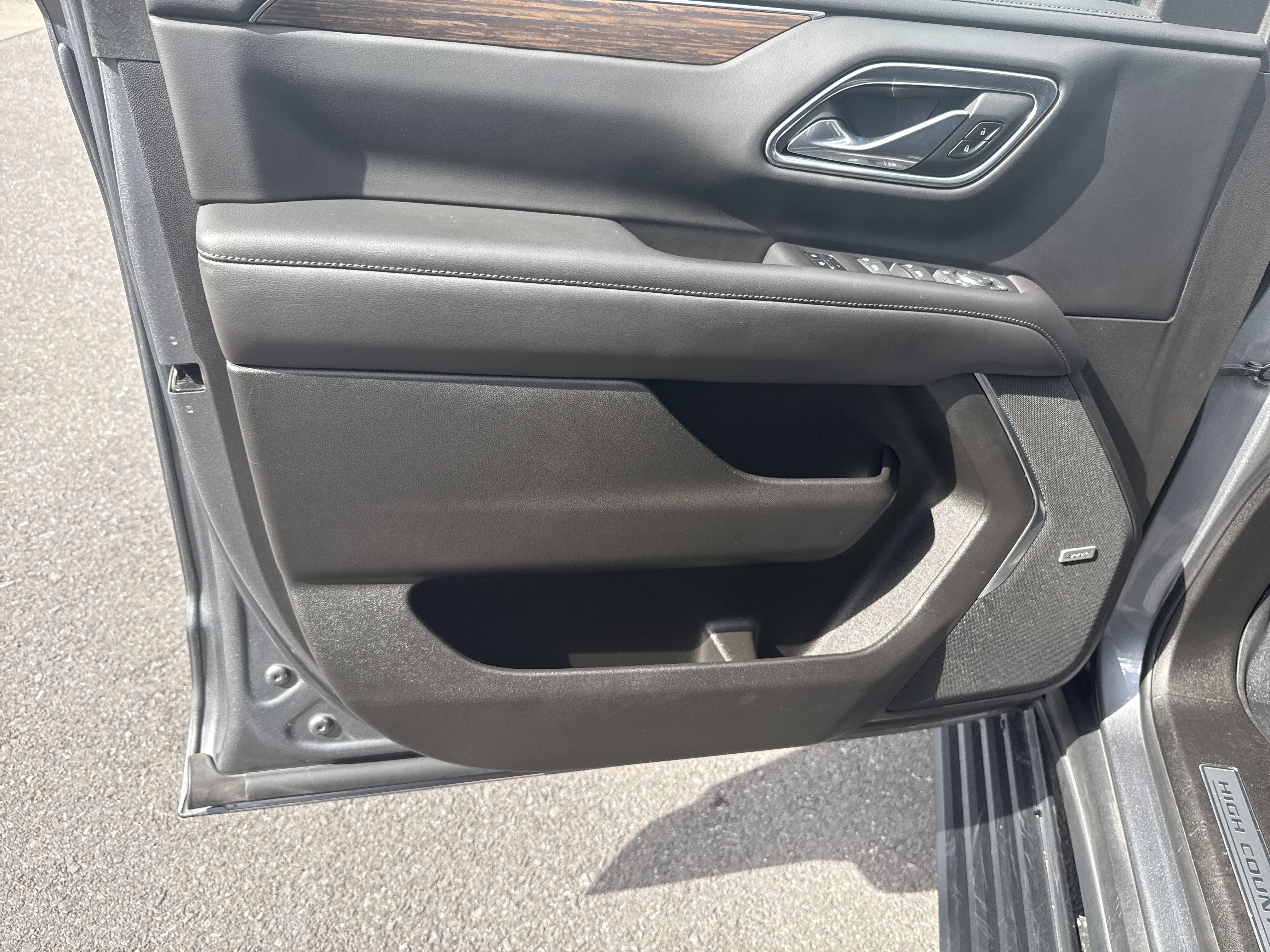 Used 2021 Chevrolet Tahoe High Country AWD/4WD image 5