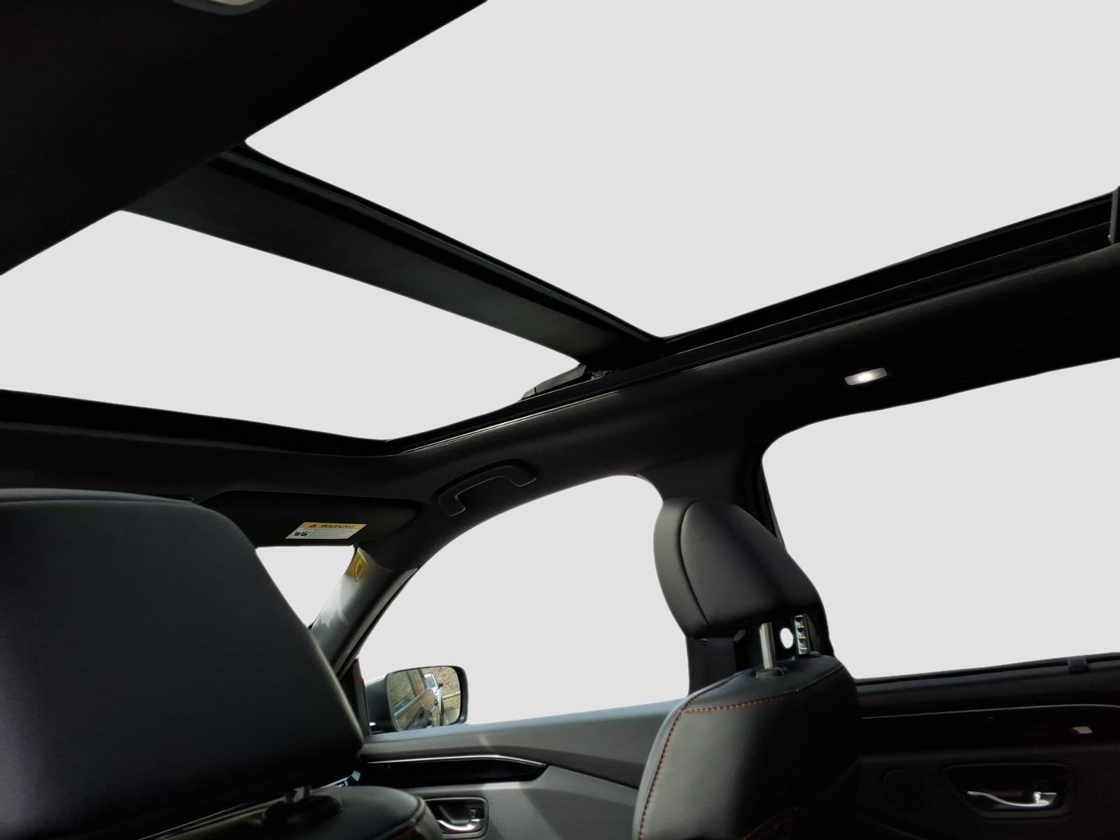 Used 2025 Honda Pilot TrailSport image 15