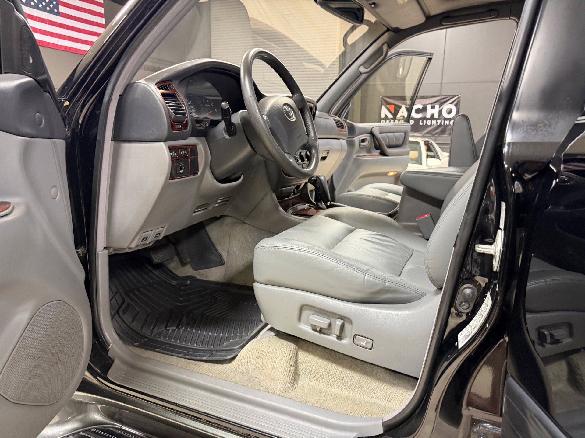 Used 2001 Toyota Land Cruiser AWD/4WD image 20