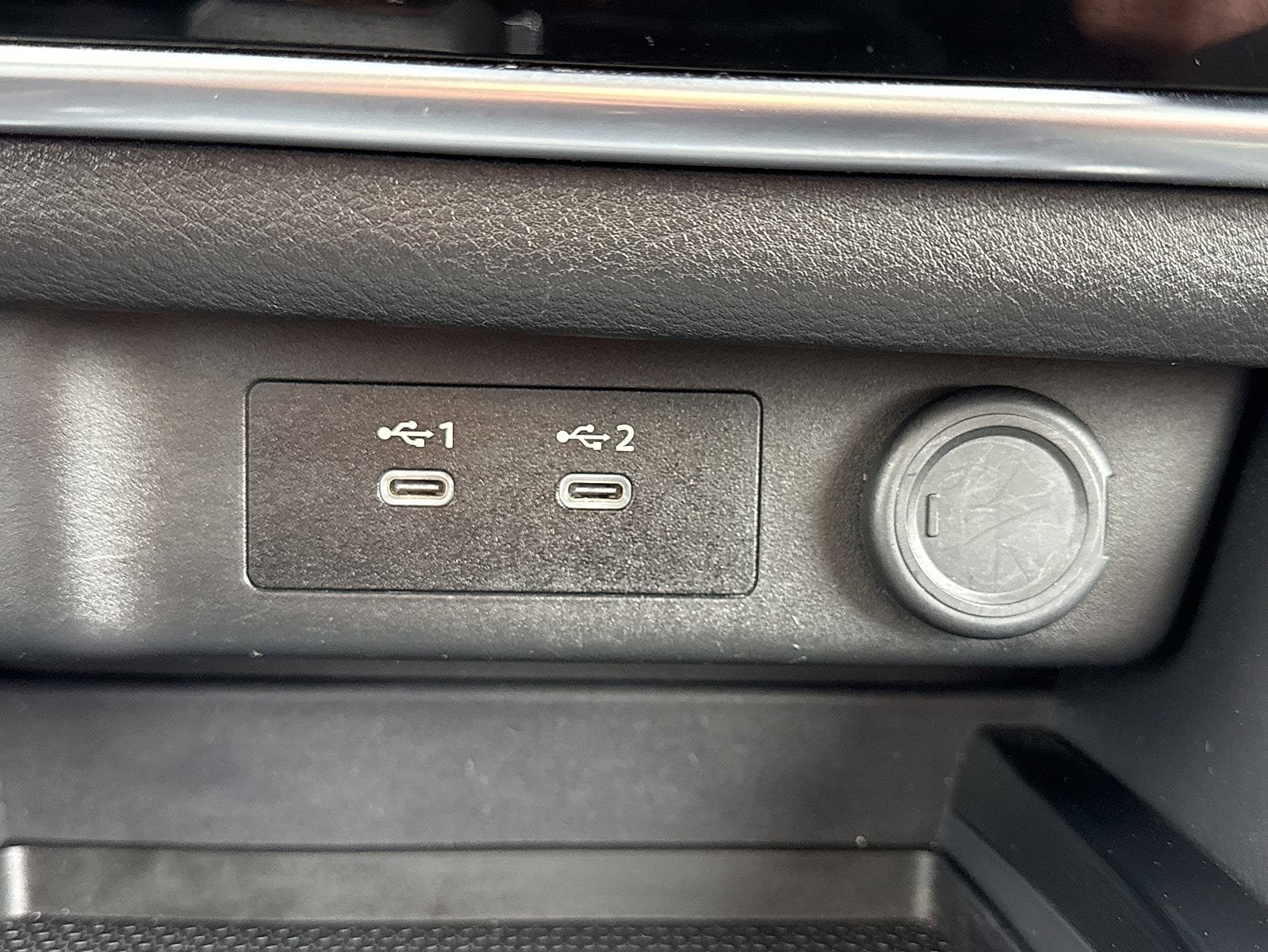 Used 2024 Nissan Rogue S FWD image 23
