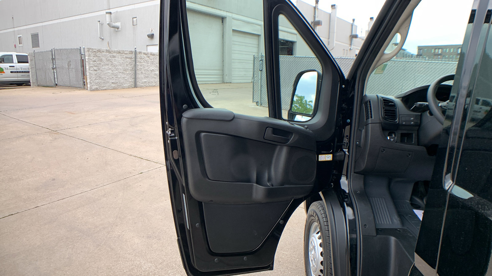 New 2025 RAM ProMaster 2500 w/ Convenience Group image 11