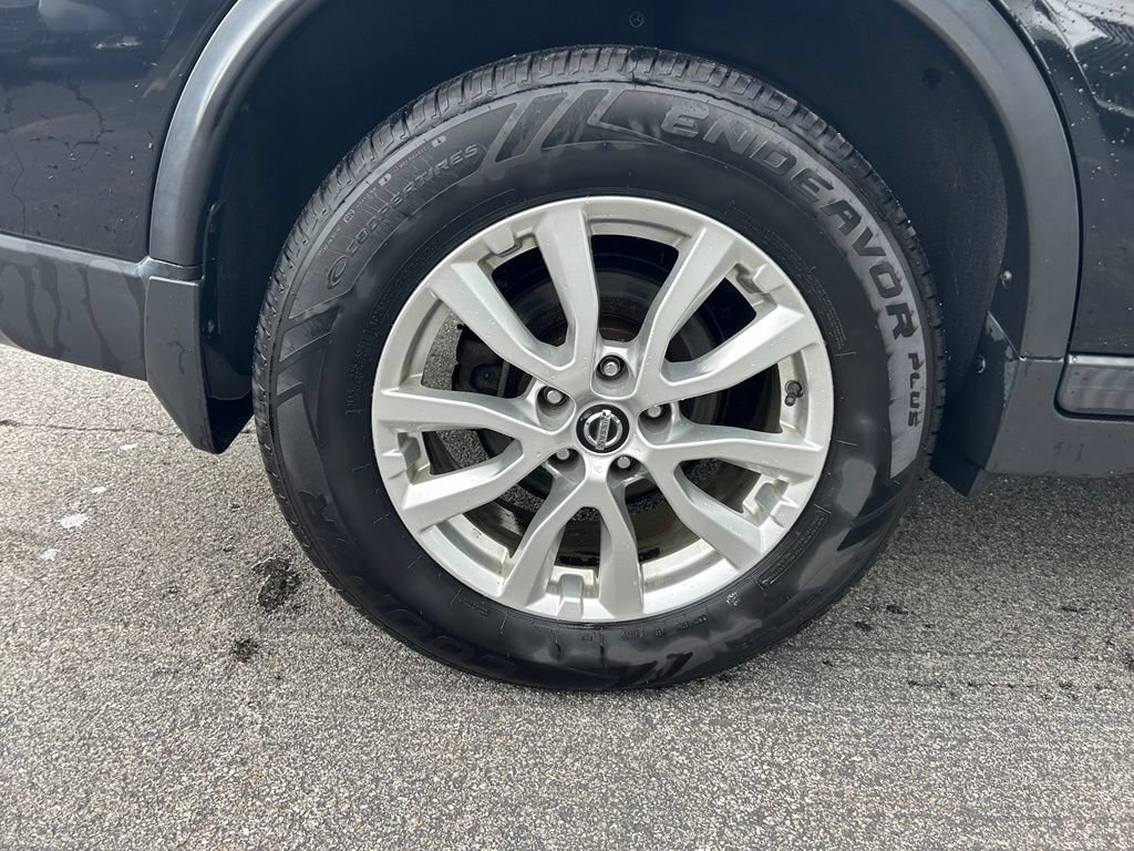Used 2017 Nissan Rogue SV AWD/4WD image 24