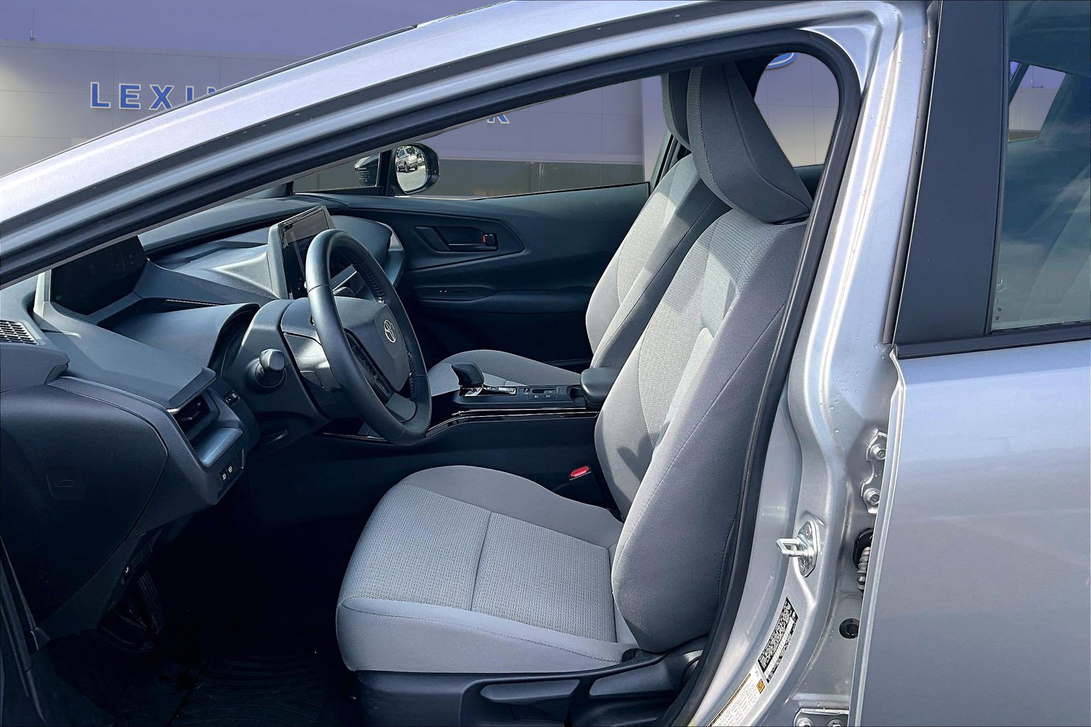 Used 2024 Toyota Prius LE AWD/4WD image 21