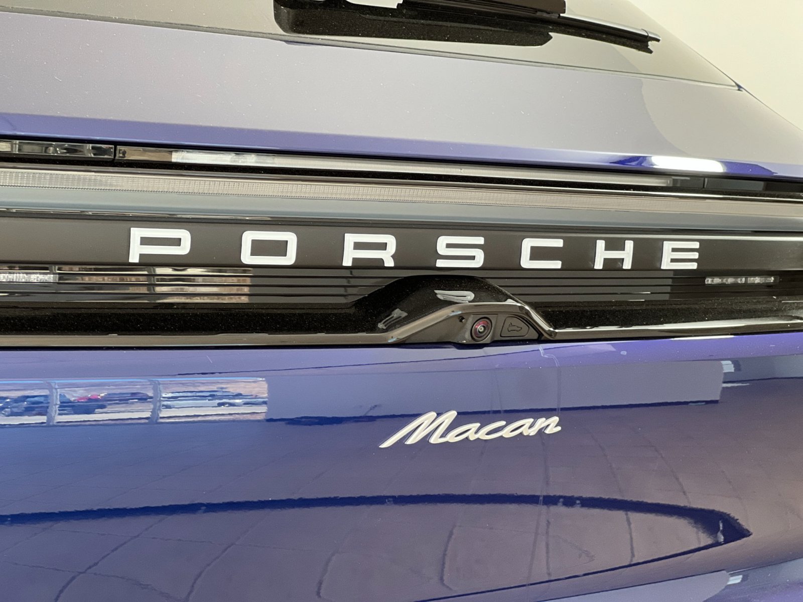 New 2026 Porsche Macan Electric RWD image 28