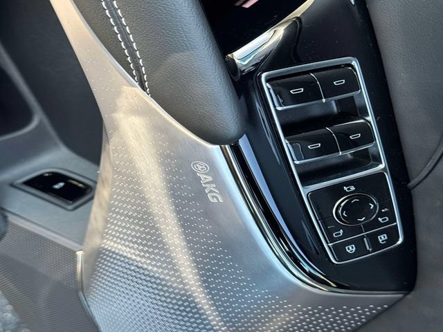Certified 2025 Cadillac Lyriq Luxury w/ LPO, Floor Liner Package AWD/4WD image 30