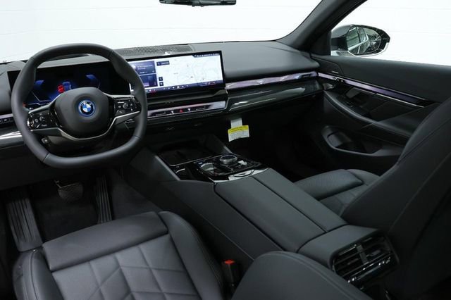 Used 2025 BMW i5 xDrive40 w/ Premium Package AWD/4WD image 20