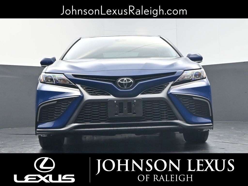 Used 2023 Toyota Camry SE w/ Cold Weather Package image 11