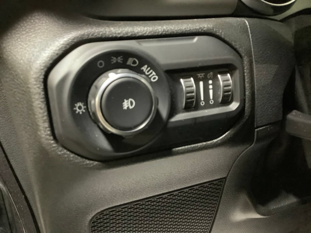 Used 2021 Jeep Wrangler Sport AWD/4WD image 22