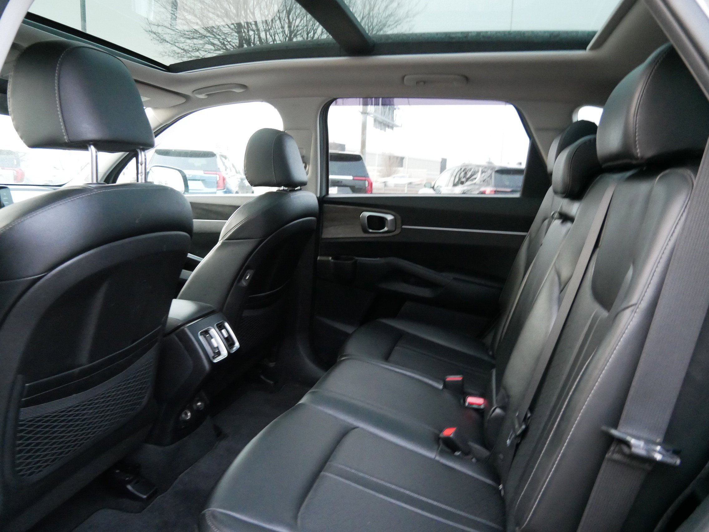 Used 2022 Kia Sorento S w/ Panoramic Sunroof Package AWD/4WD image 10