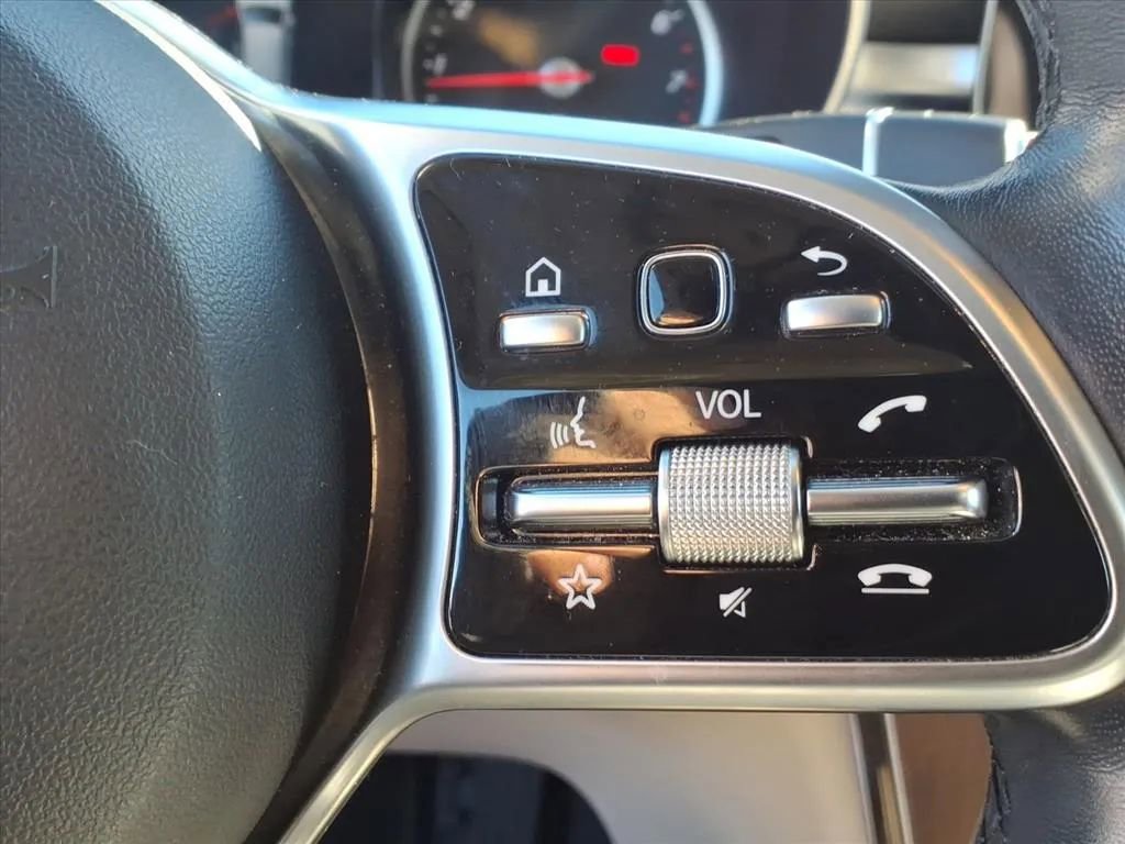 Used 2022 Mercedes-Benz GLC 300 4MATIC image 31