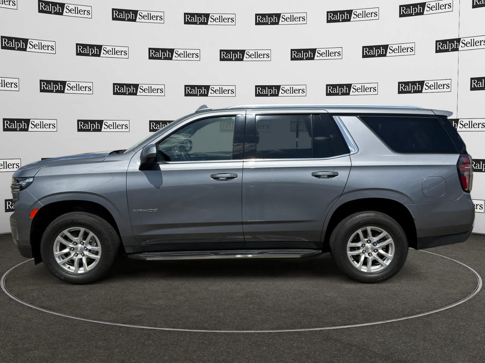 Used 2021 Chevrolet Tahoe LT w/ Luxury Package RWD image 3