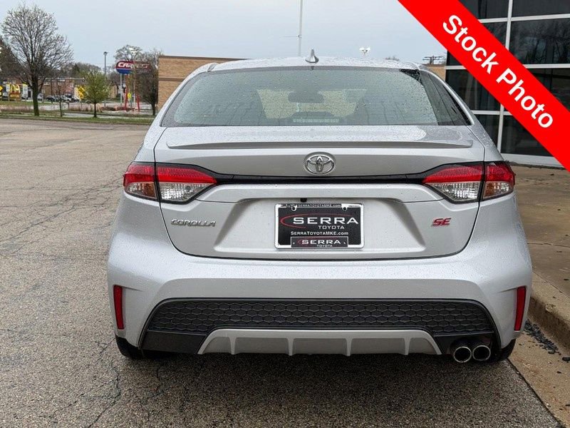 Used 2021 Toyota Corolla SE w/ SE Premium Package image 4