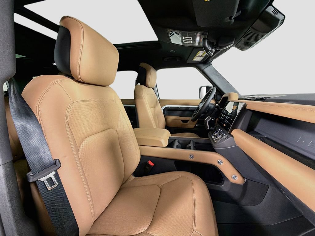 New 2026 Land Rover Defender 130 X-Dynamic SE AWD/4WD image 30