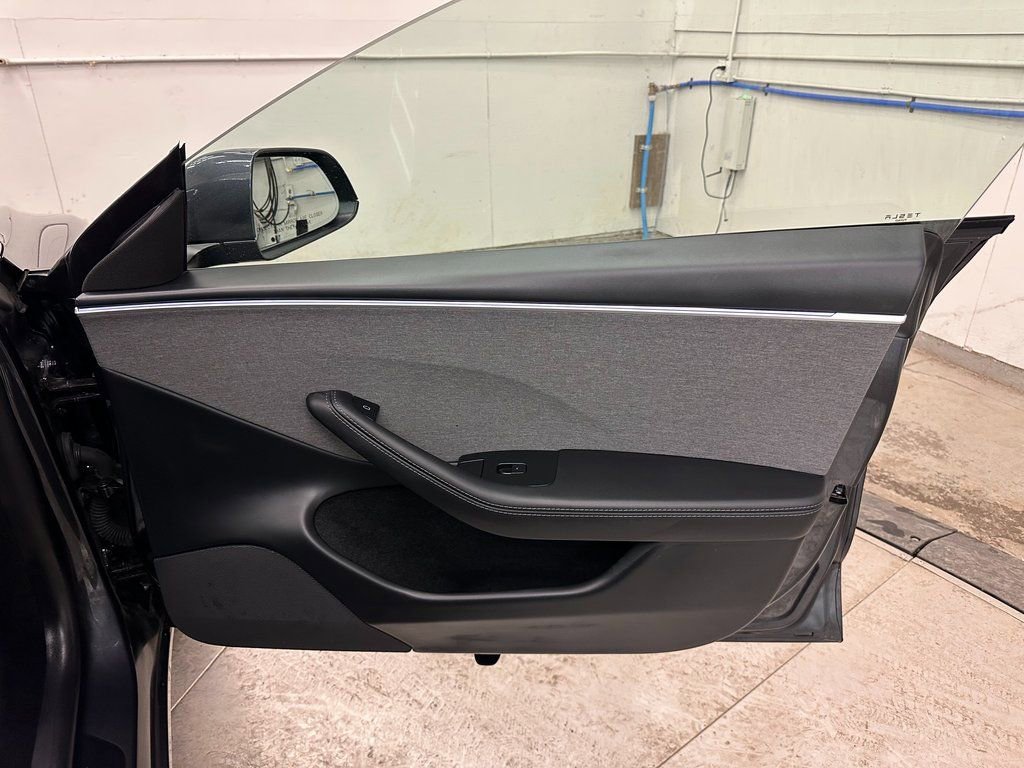 Used 2025 Tesla Model 3 Long Range image 32