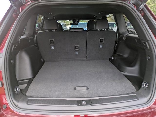 New 2025 Jeep Grand Cherokee Altitude image 11