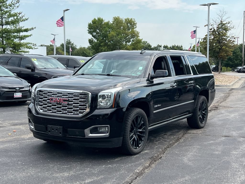 Used 2019 GMC Yukon XL Denali w/ Denali Ultimate Package AWD/4WD image 2