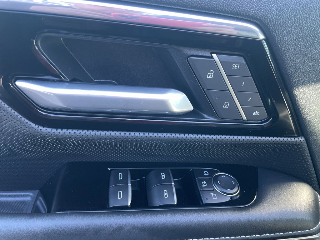 Used 2025 GMC Sierra EV Denali AWD/4WD image 9