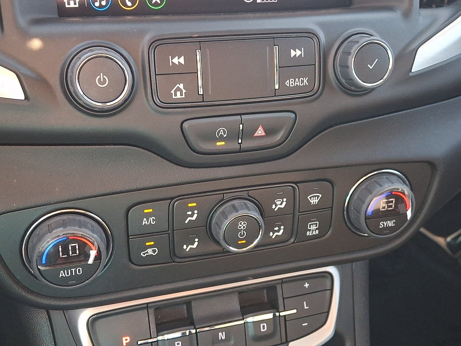 Used 2023 GMC Terrain SLE w/ Driver Convenience Package AWD/4WD image 16