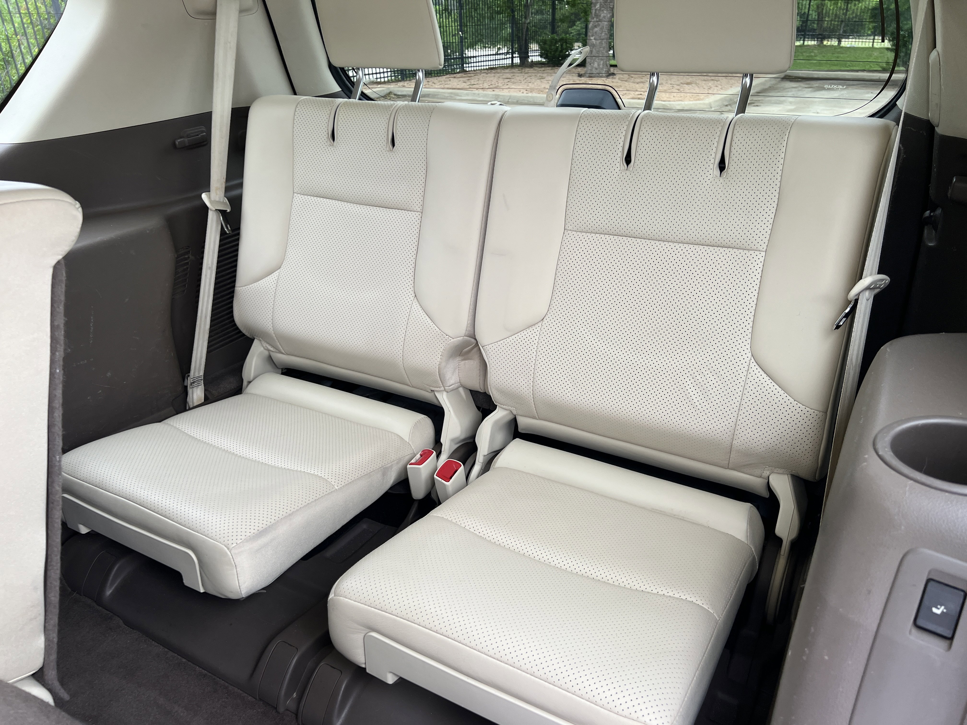 Used 2013 Lexus GX 460 w/ Comfort Plus Pkg image 28