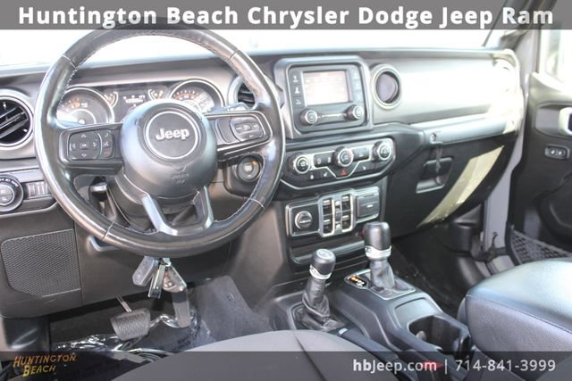 Used 2021 Jeep Gladiator Willys image 16